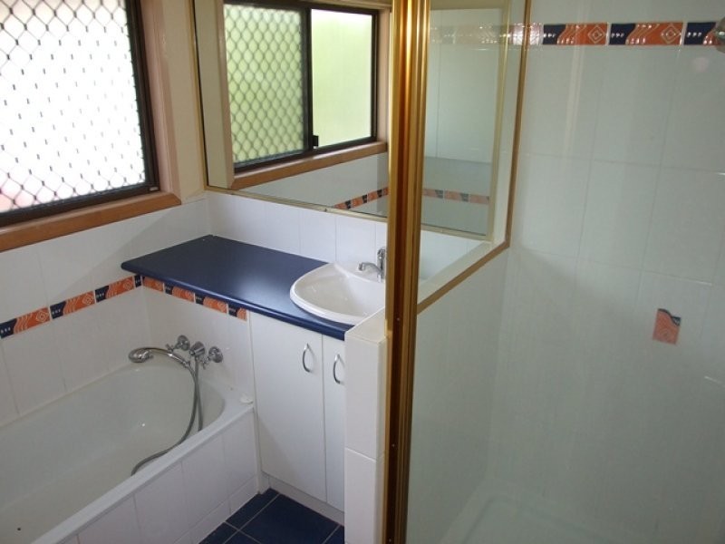 35 Katandra Street, Boyne Island QLD 4680