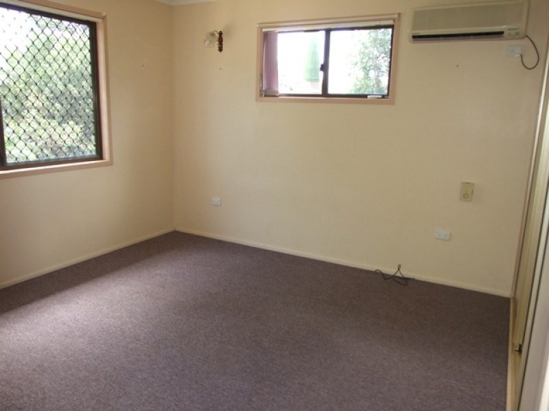 35 Katandra Street, Boyne Island QLD 4680