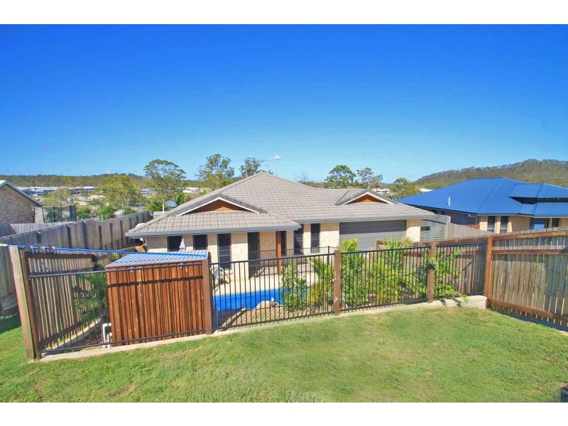 8 Christian Court, Glen Eden QLD 4680