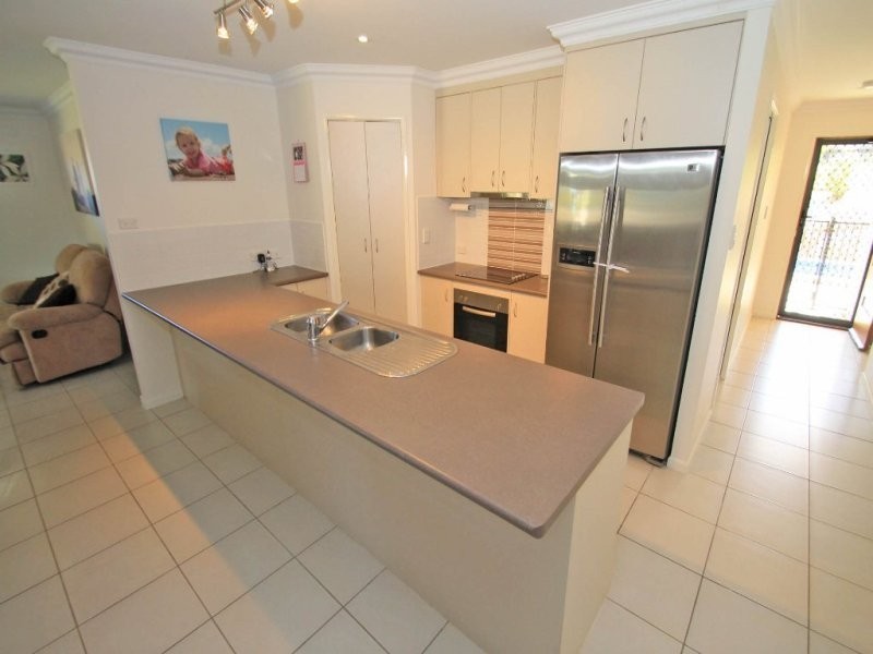 8 Christian Court, Glen Eden QLD 4680