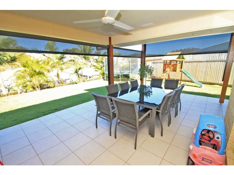 8 Christian Court, Glen Eden QLD 4680