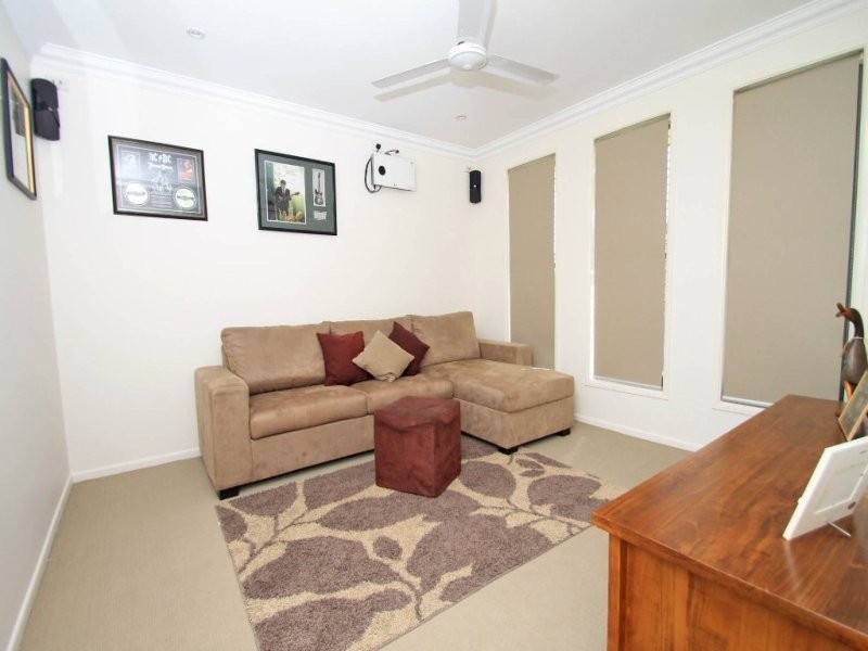 8 Christian Court, Glen Eden QLD 4680