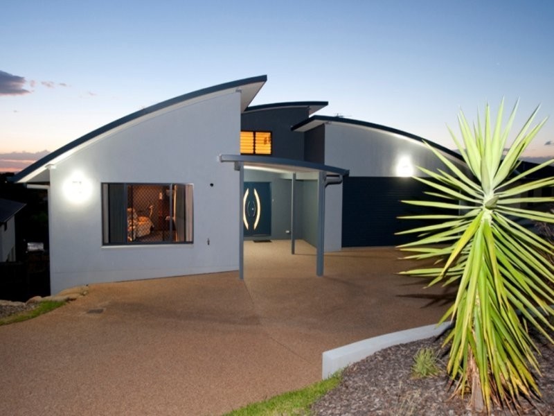 13 Cania Way, Clinton QLD 4680