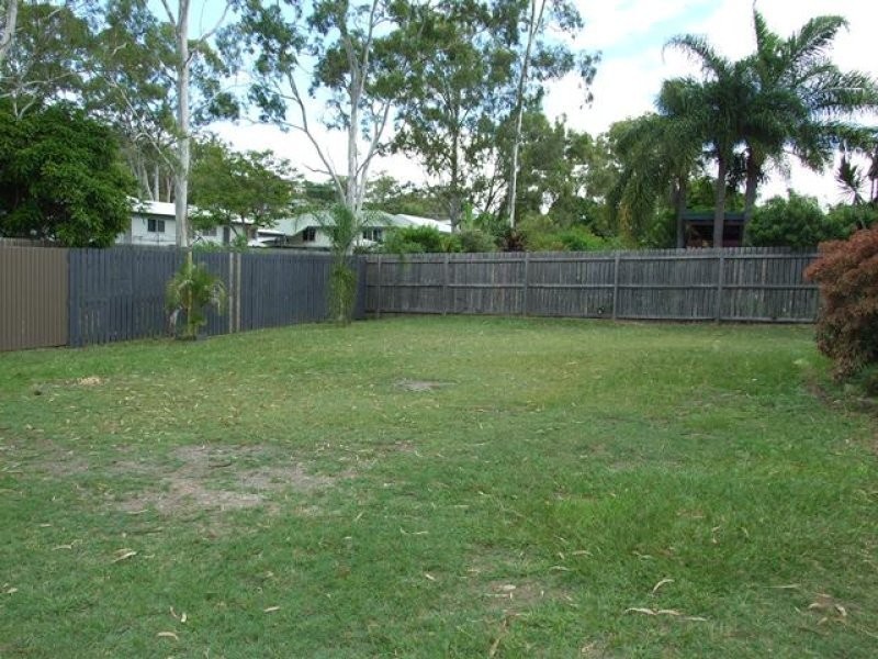18 Penda Avenue, New Auckland QLD 4680