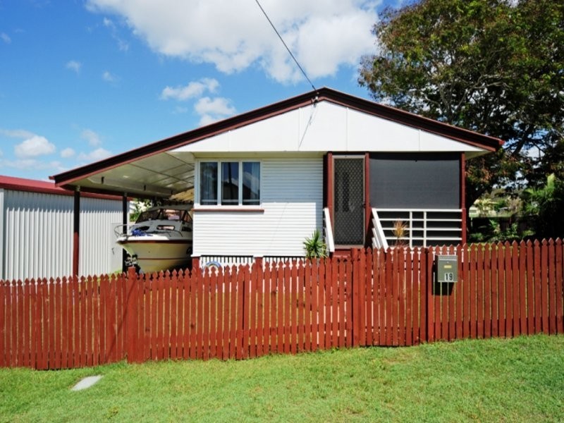 19 Pershouse Street, Barney Point QLD 4680