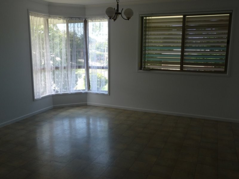 42 Aramac Drive, Clinton QLD 4680