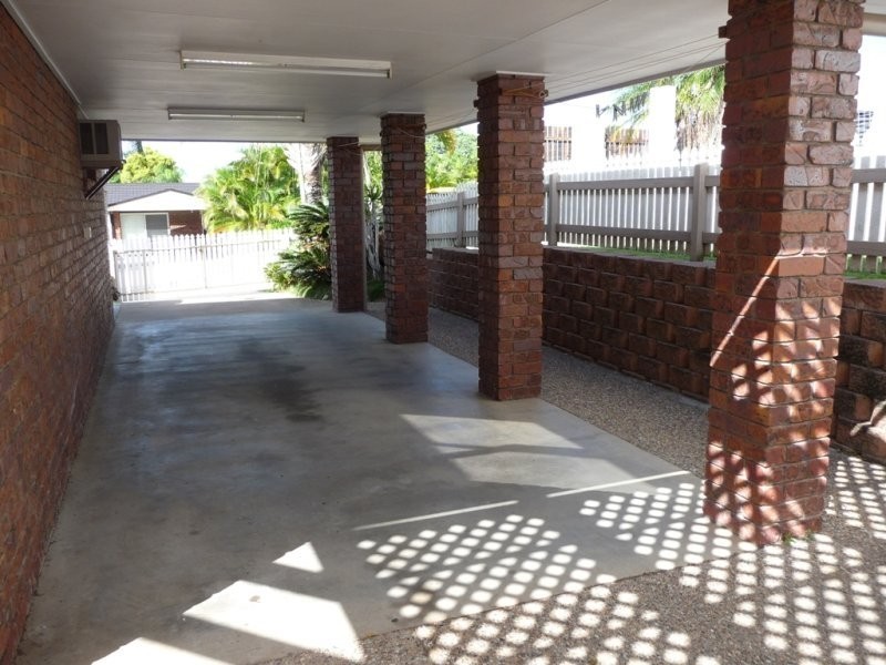 42 Aramac Drive, Clinton QLD 4680