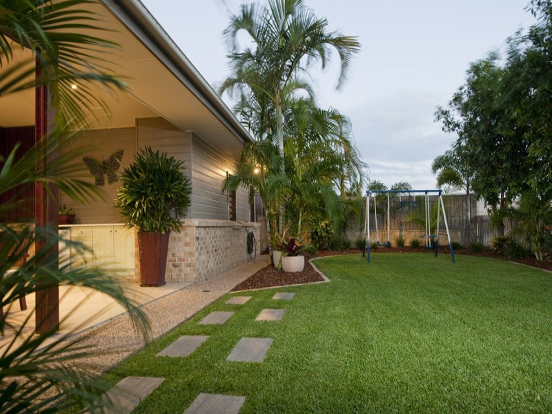 32 Wyara Close, Clinton QLD 4680
