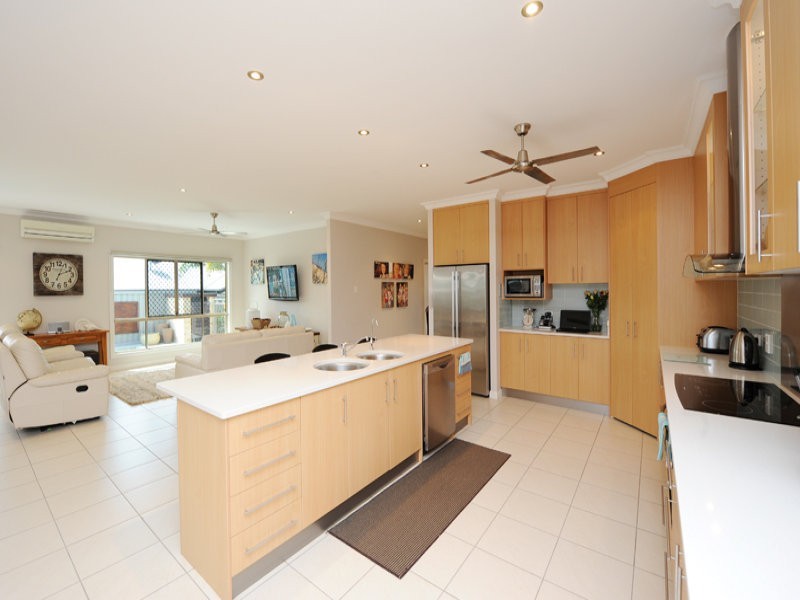 32 Wyara Close, Clinton QLD 4680