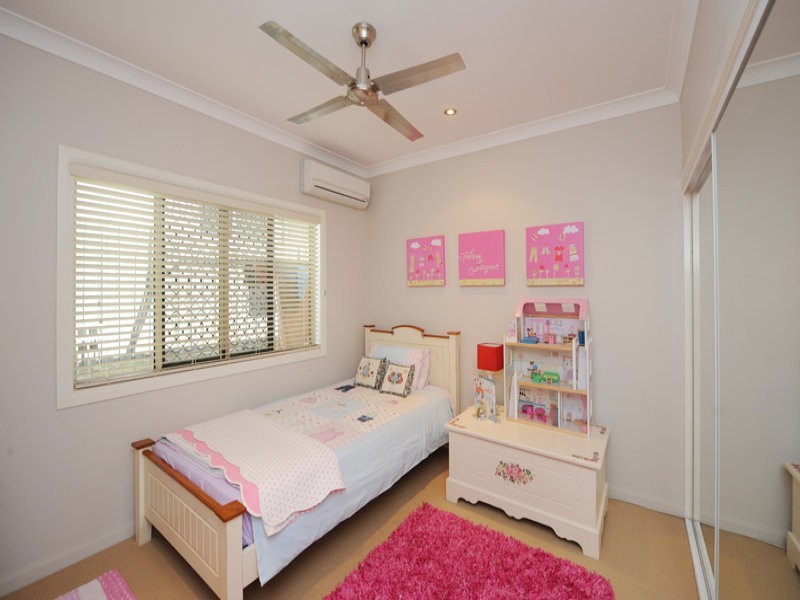 32 Wyara Close, Clinton QLD 4680