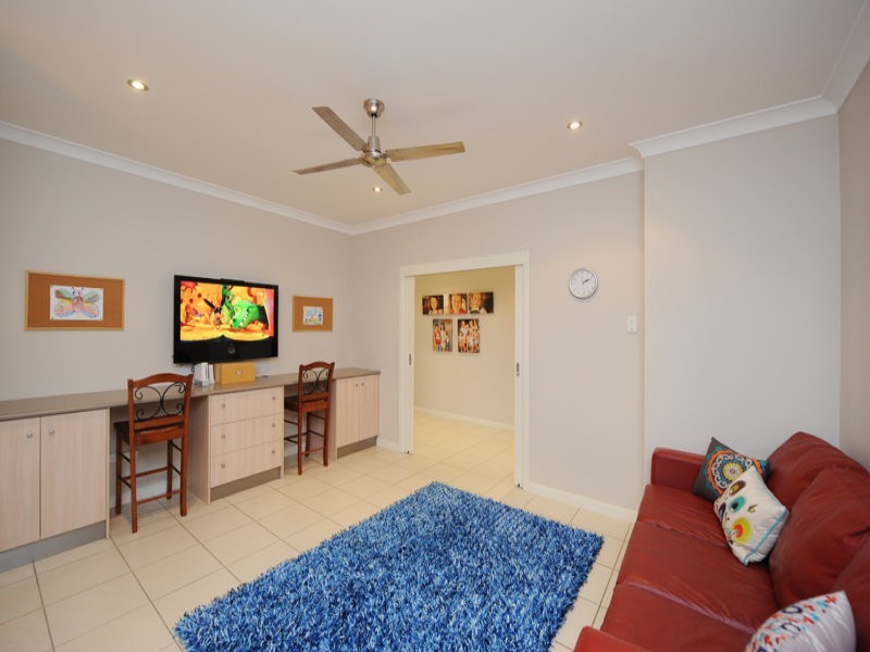 32 Wyara Close, Clinton QLD 4680