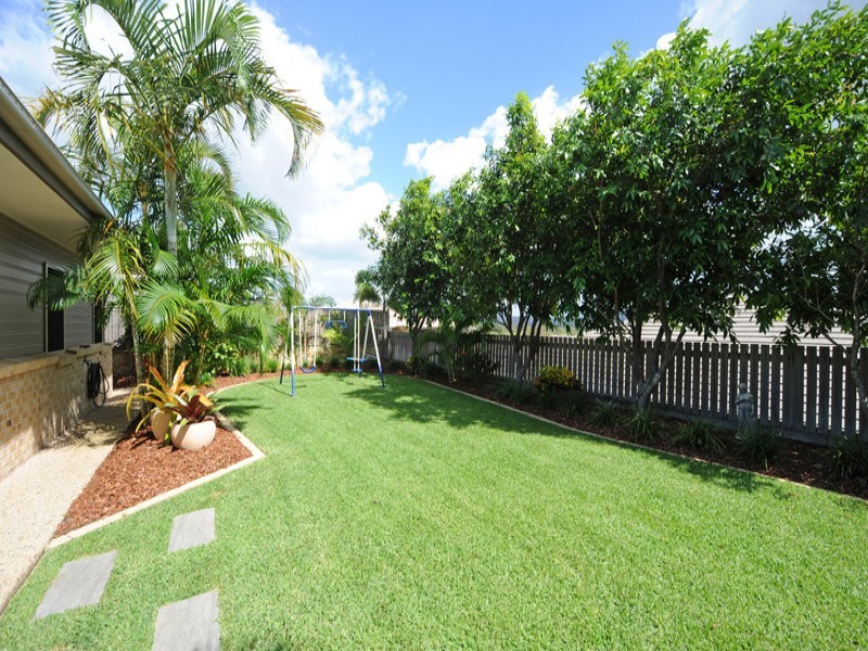 32 Wyara Close, Clinton QLD 4680