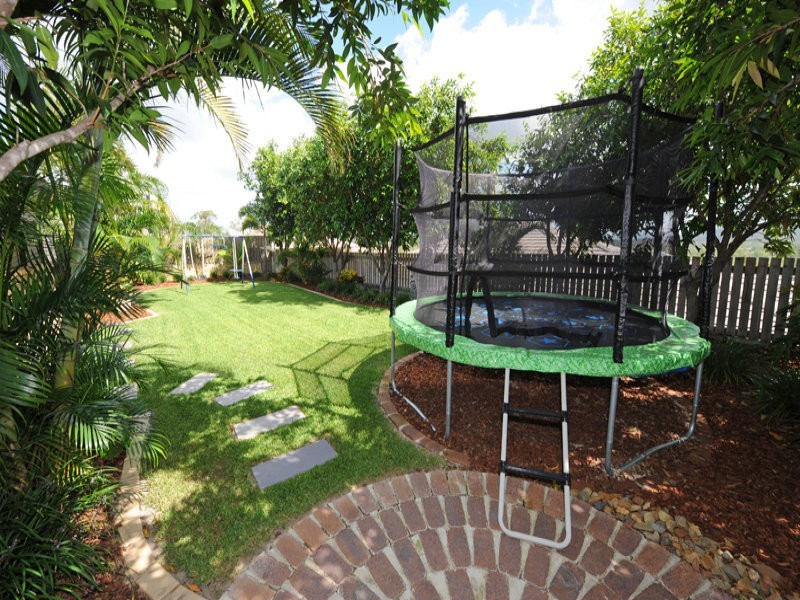 32 Wyara Close, Clinton QLD 4680