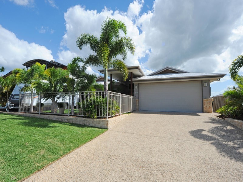 32 Wyara Close, Clinton QLD 4680