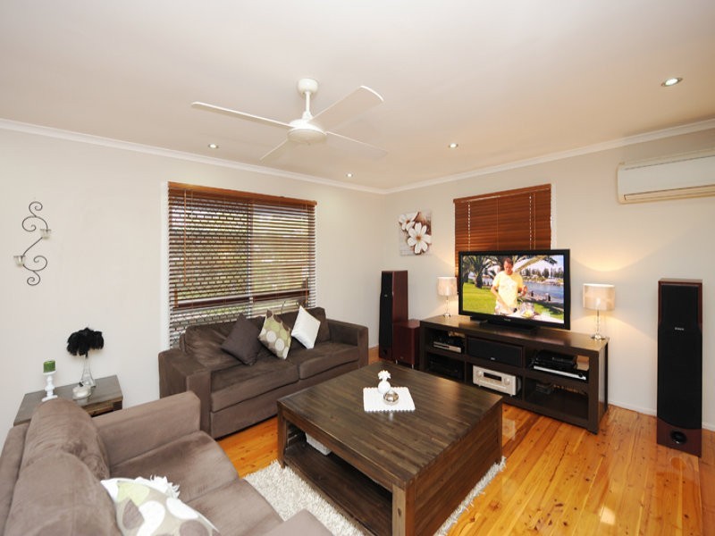 7 Penda Avenue, New Auckland QLD 4680