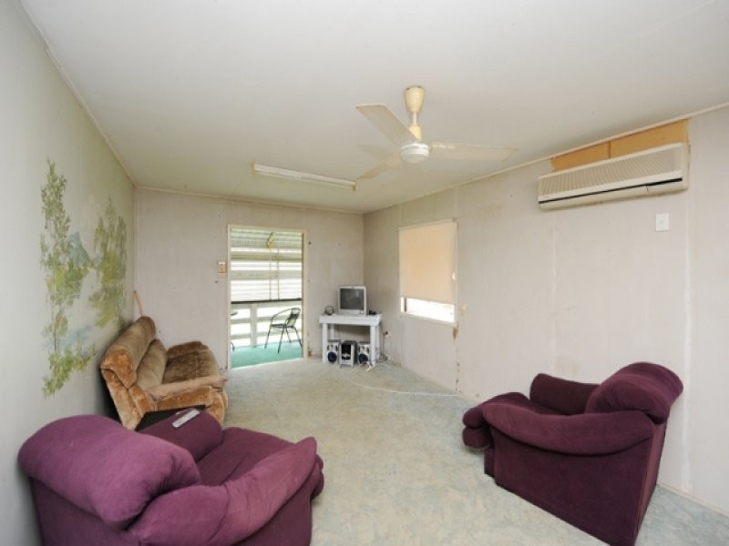 23 Larsen Street, West Gladstone QLD 4680