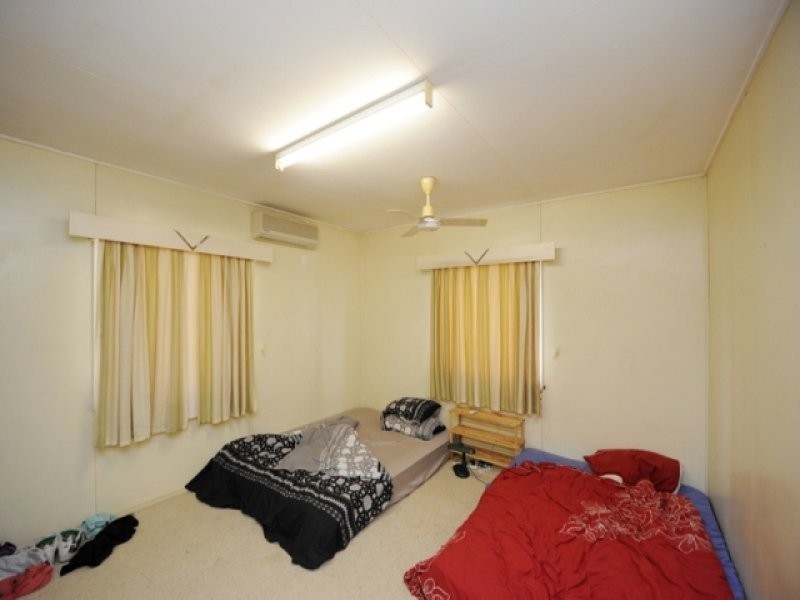 23 Larsen Street, West Gladstone QLD 4680