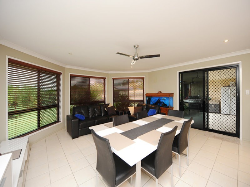 14 Viewpoint Way, New Auckland QLD 4680