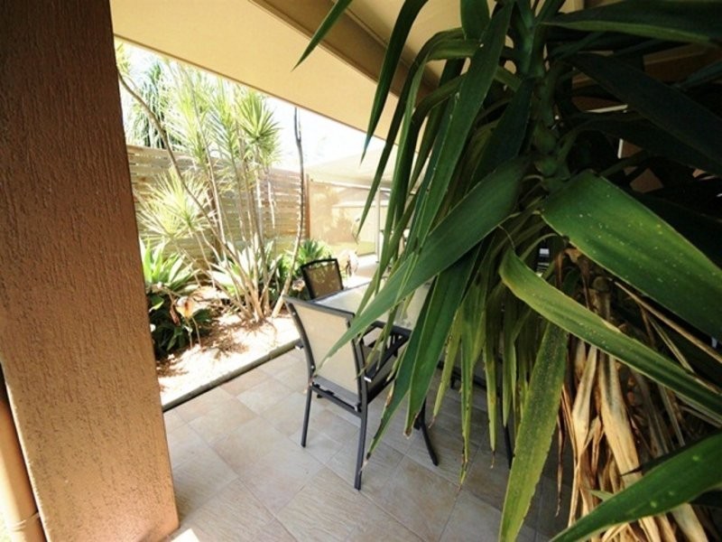 12 Dolphin Terrace, South Gladstone QLD 4680