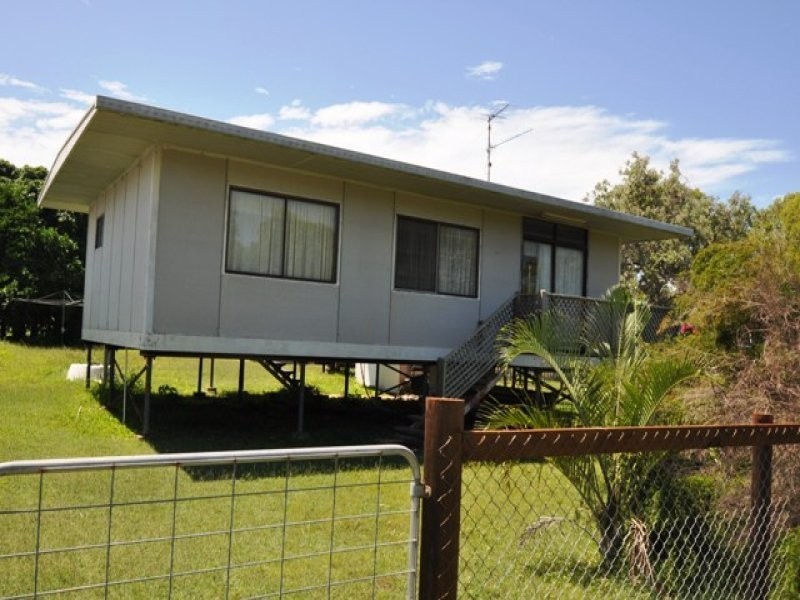 12 Poincianna Avenue, Curtis Island QLD 4680
