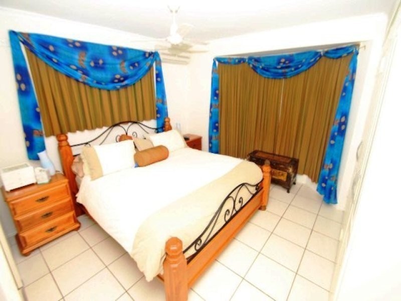 9 Emmadale Drive, New Auckland QLD 4680