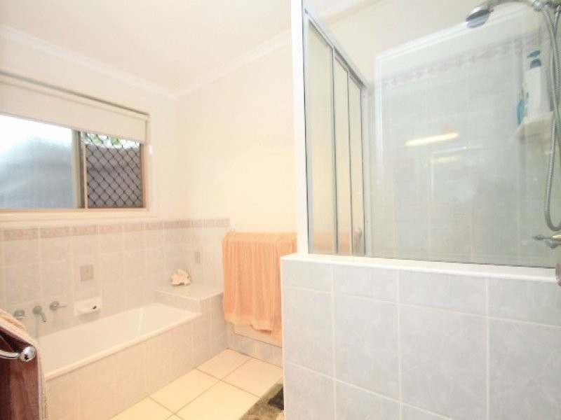 9 Emmadale Drive, New Auckland QLD 4680