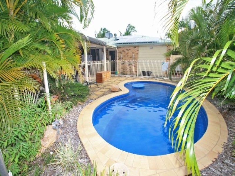 9 Emmadale Drive, New Auckland QLD 4680