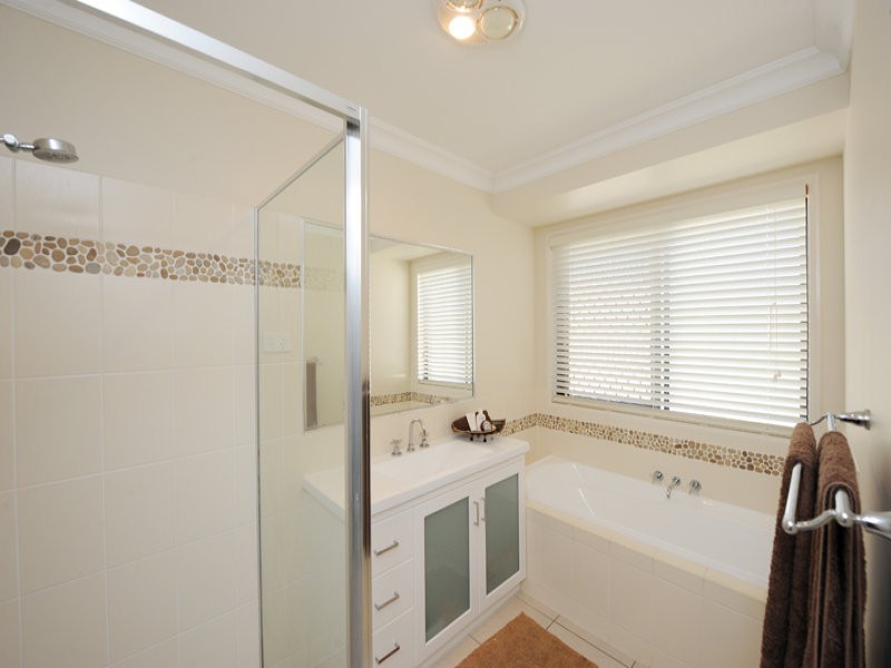 13 Libby Close, Burua QLD 4680