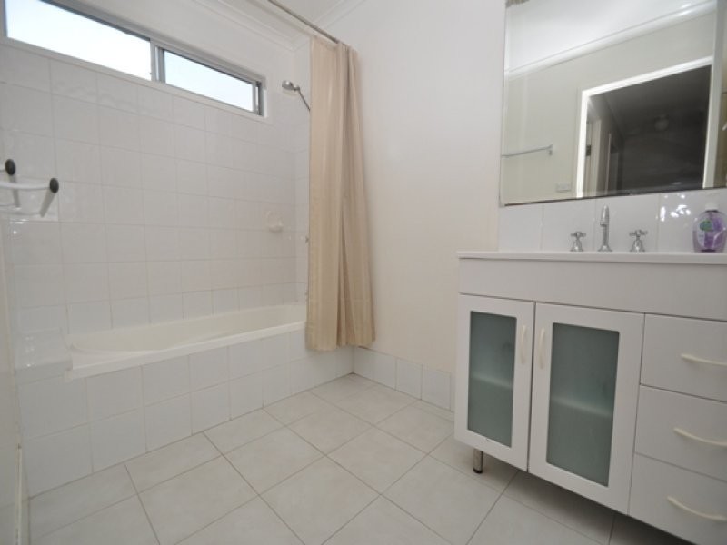 9 Sayre Crescent, Boyne Island QLD 4680