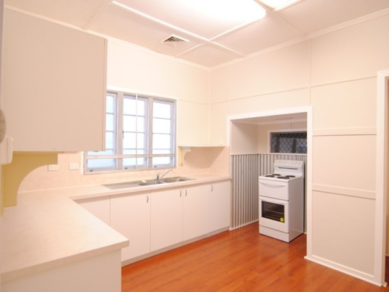 10 Bonar Street, South Gladstone QLD 4680