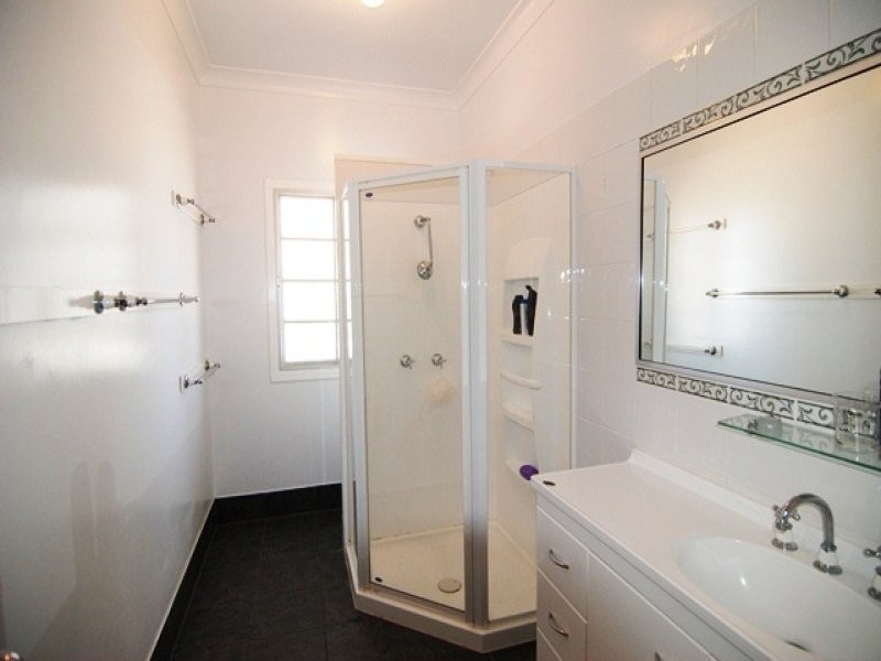 10 Bonar Street, South Gladstone QLD 4680