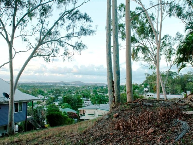 35 Smith Street, West Gladstone QLD 4680