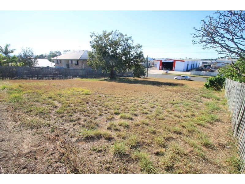 7 Side Street, West Gladstone QLD 4680