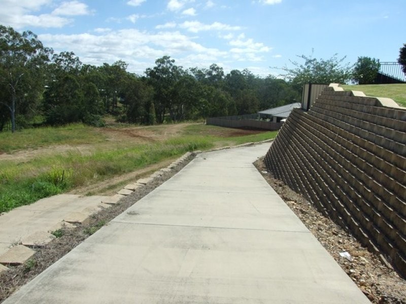 33 Centaurus Close, Telina QLD 4680