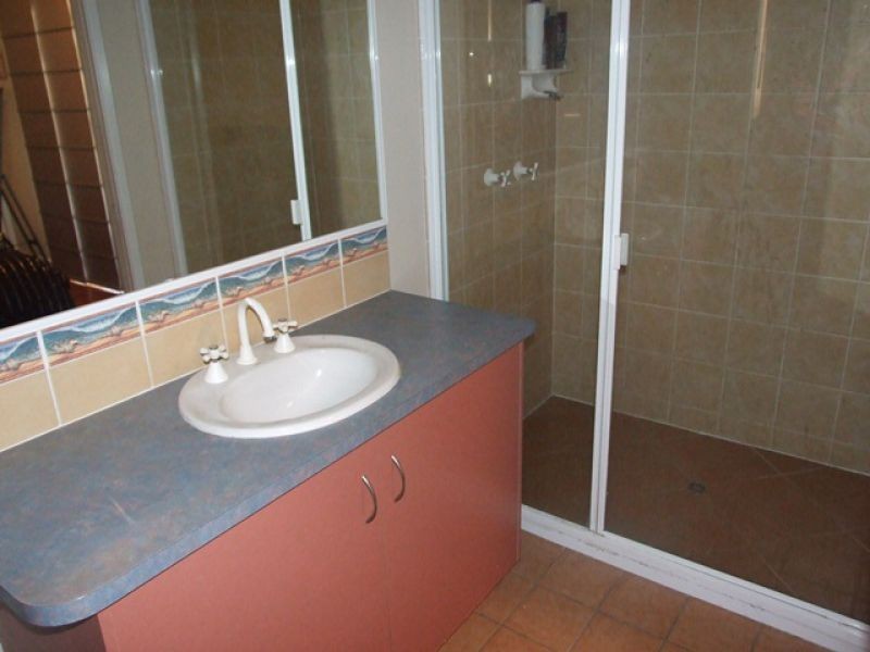 60 Witney Street, Telina QLD 4680