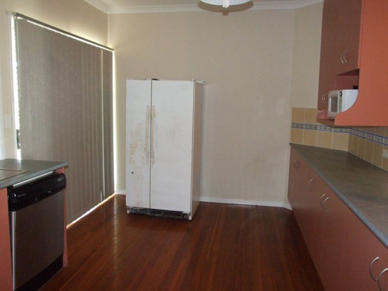 60 Witney Street, Telina QLD 4680