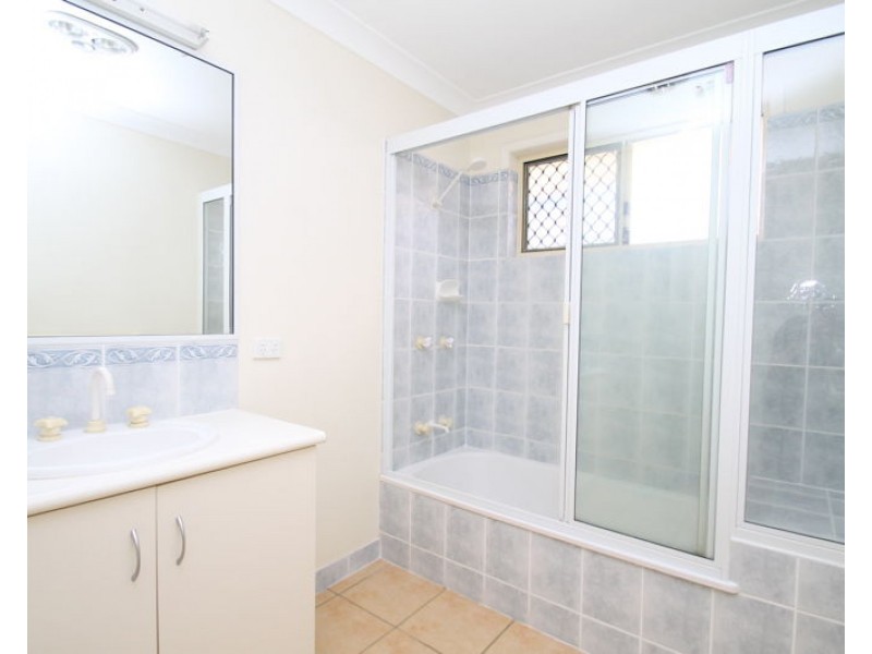 48 Emmadale Drive, New Auckland QLD 4680