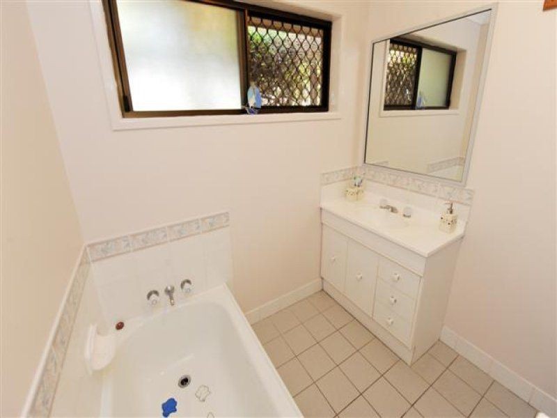 8 Resolute Street, Clinton QLD 4680