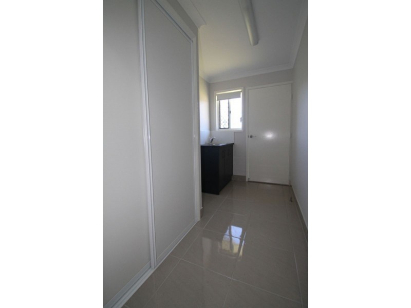 1 Briffney Street, Kirkwood QLD 4680