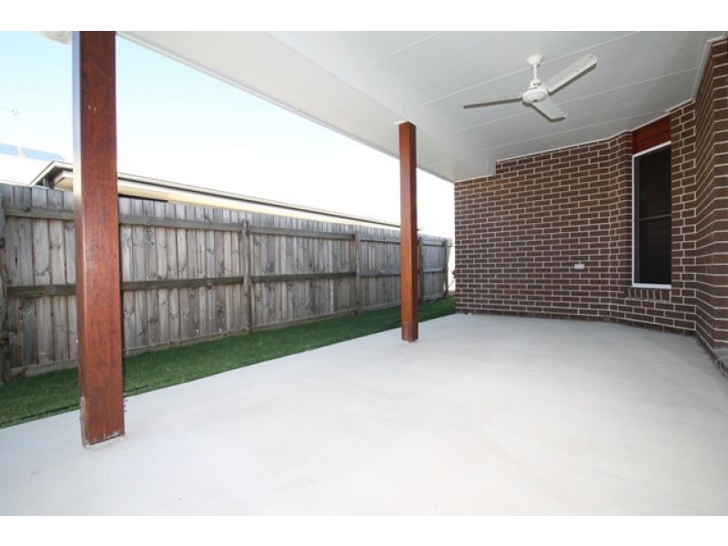 1 Briffney Street, Kirkwood QLD 4680