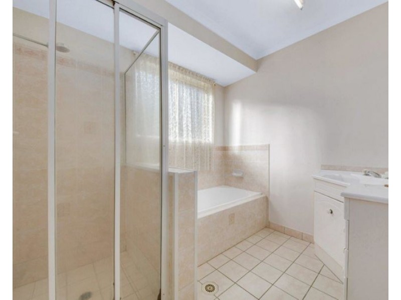 1/16 Sharyn Drive, New Auckland QLD 4680