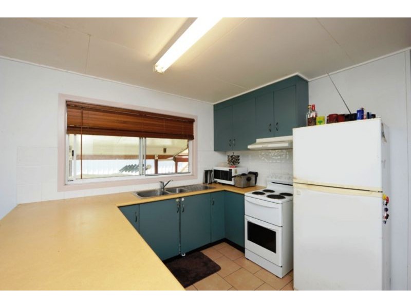 19 Pershouse Street, Barney Point QLD 4680