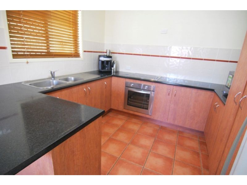 14 Panorama Court, Glen Eden QLD 4680