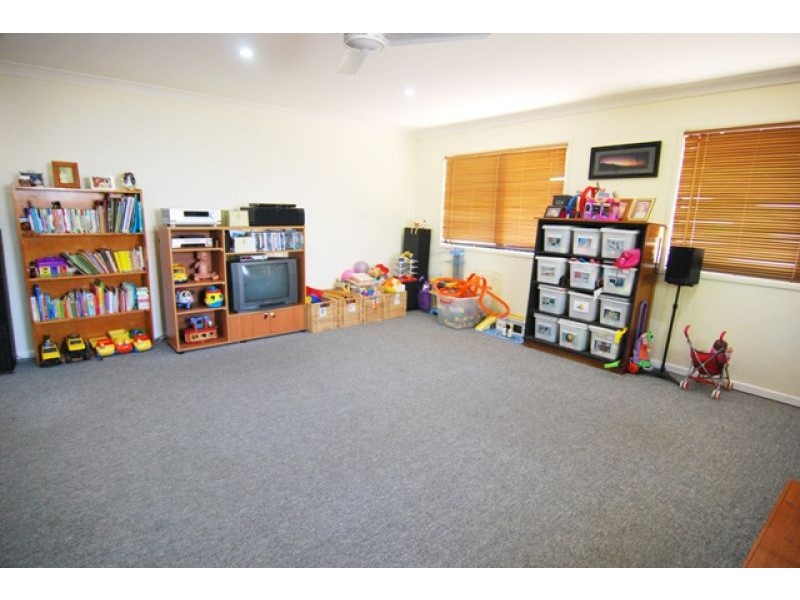 14 Panorama Court, Glen Eden QLD 4680