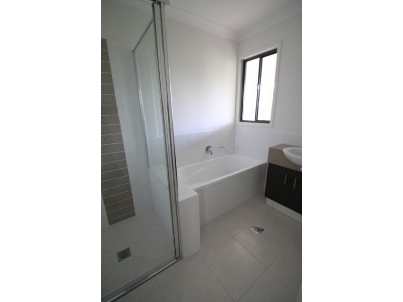 8 Bembooka Close, Glen Eden QLD 4680