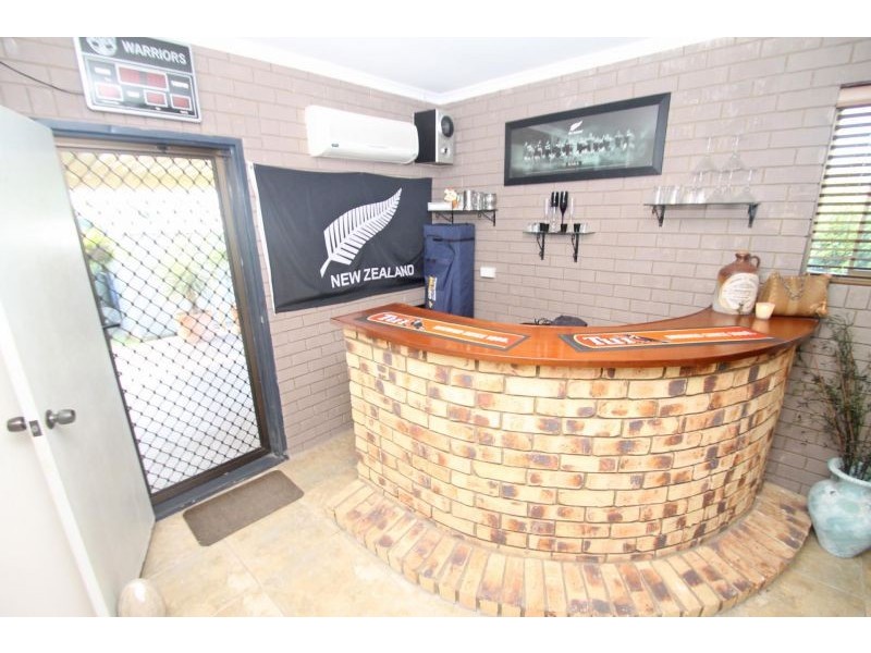 15 Intrepid Street, Clinton QLD 4680