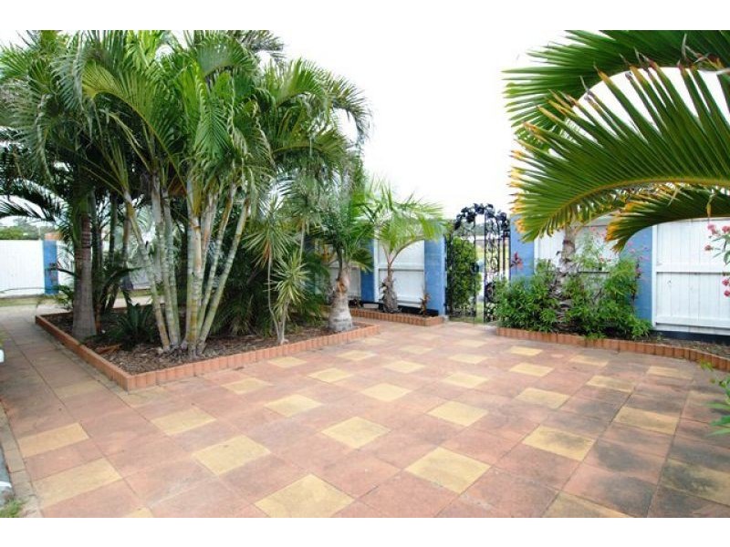 19 Moura Cres, Barney Point QLD 4680