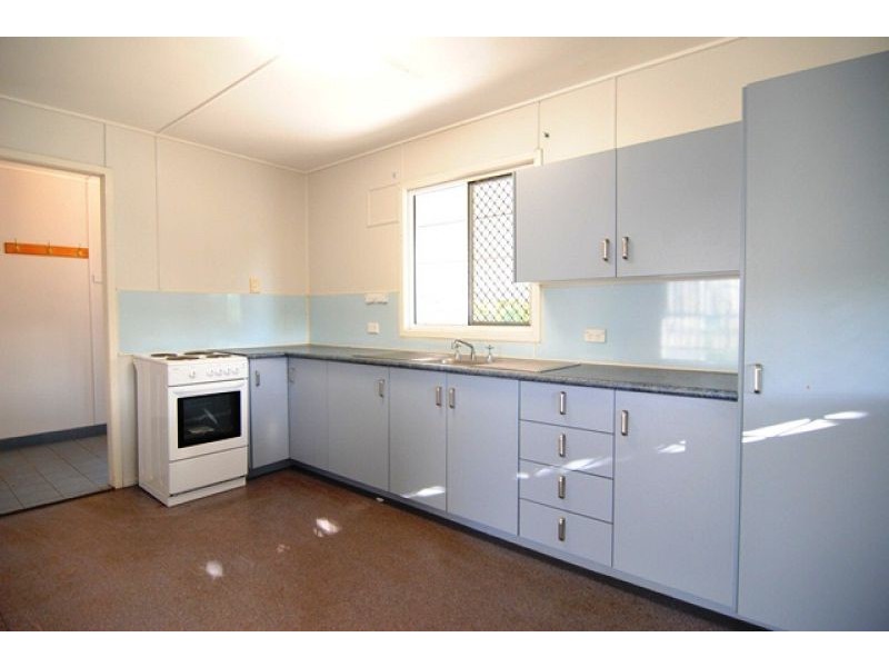 19 Moura Cres, Barney Point QLD 4680