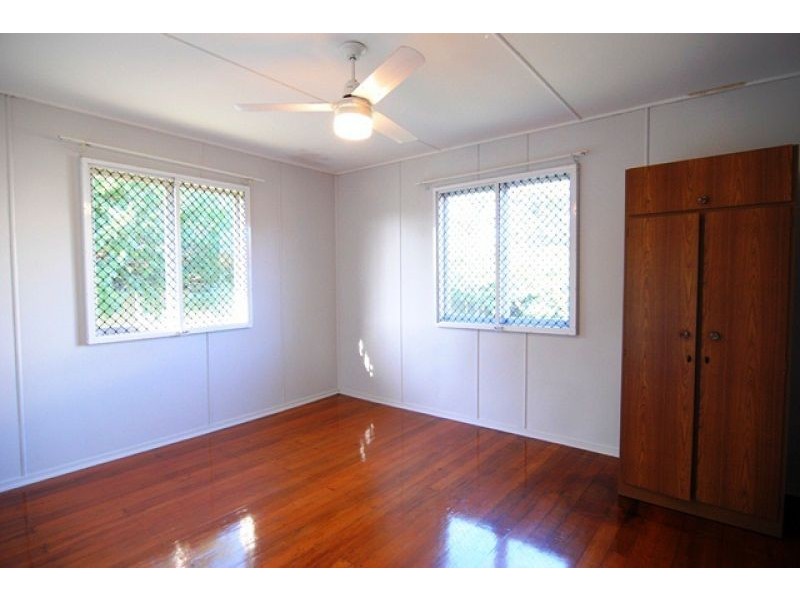 19 Moura Cres, Barney Point QLD 4680