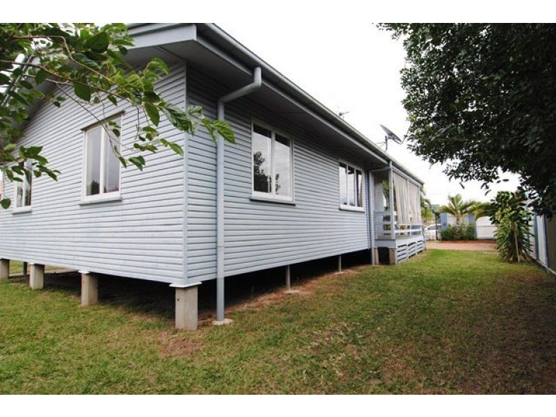 19 Moura Cres, Barney Point QLD 4680